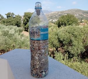 Microplastics volunteers collected by sand sifting